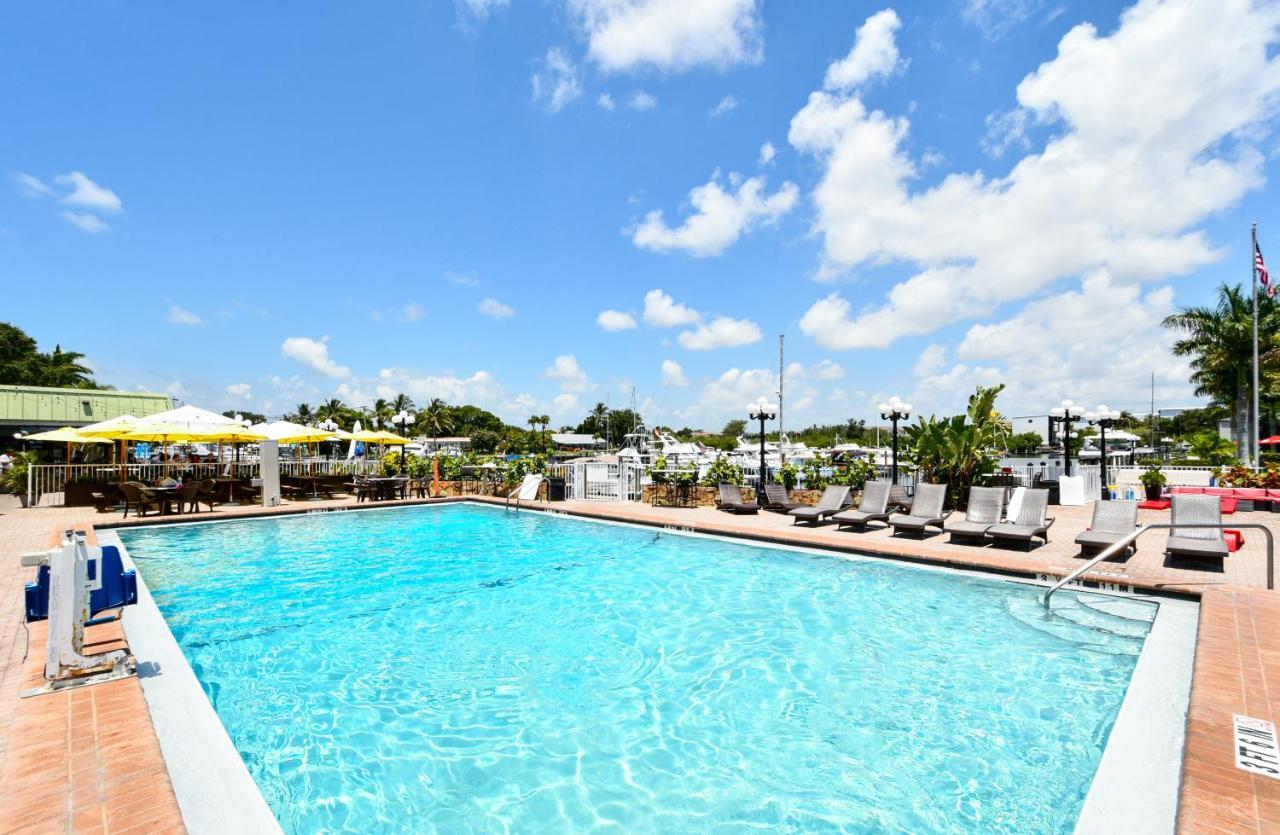 Remodeled, Huge Pool, Tiki Bar & Grill, Quiet Room Sarasota Exterior foto